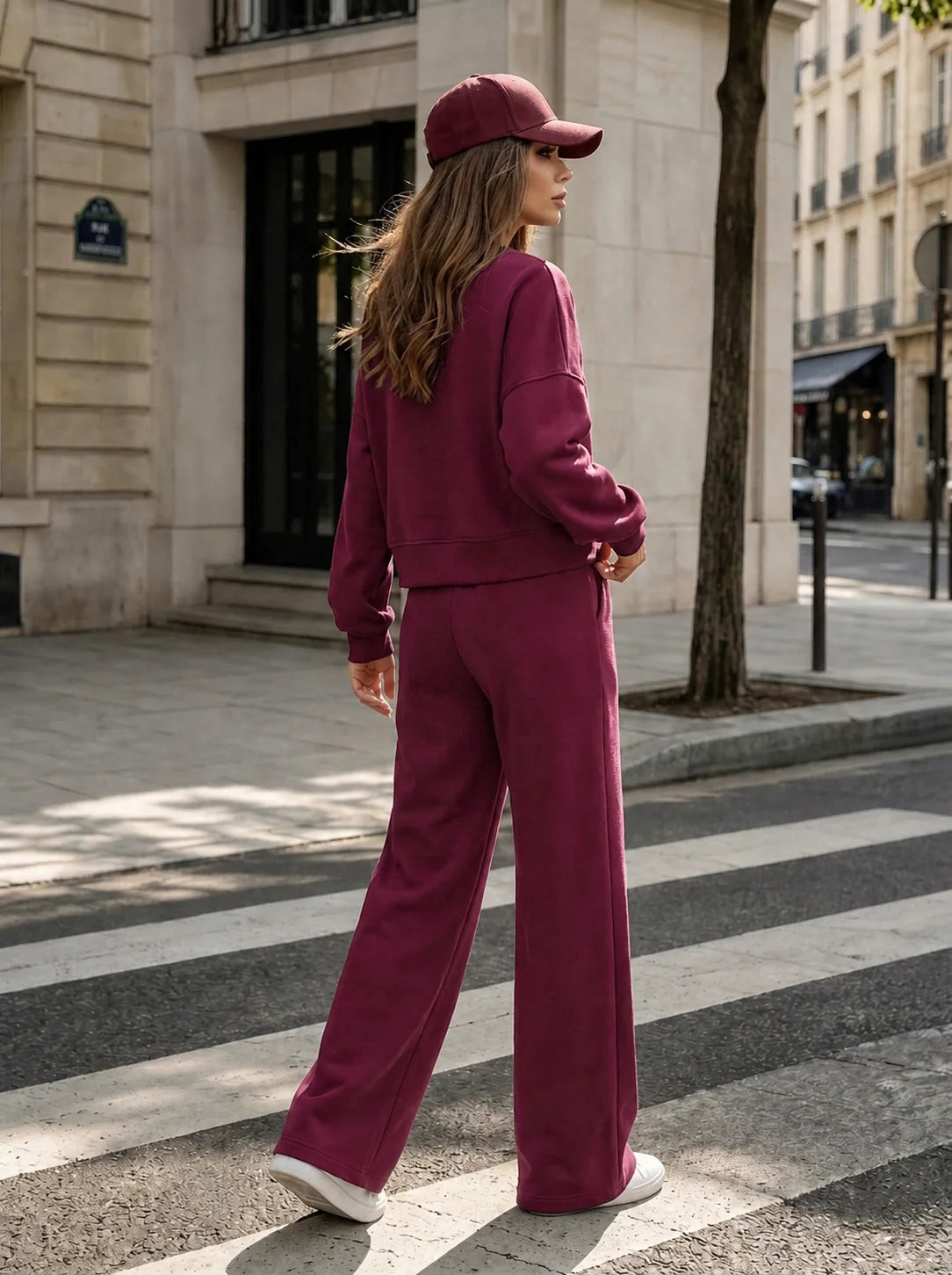 Women's Tracksuit Set With Sweatshirt And Wide Leg Trousers